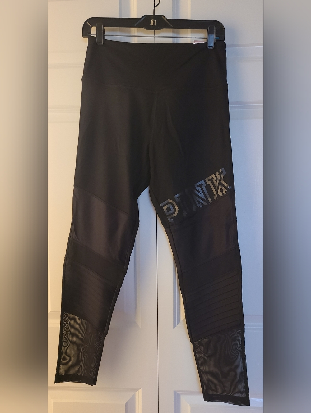 NWT PINK VS Size Large Black Ultimate Leggings - Size Large